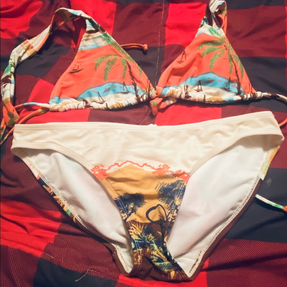 Women’s bathing suit